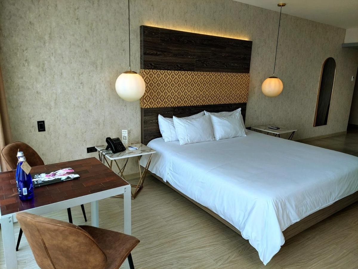 V Grand Hotel, A Member Of Radisson Individuals Medellin Exterior photo