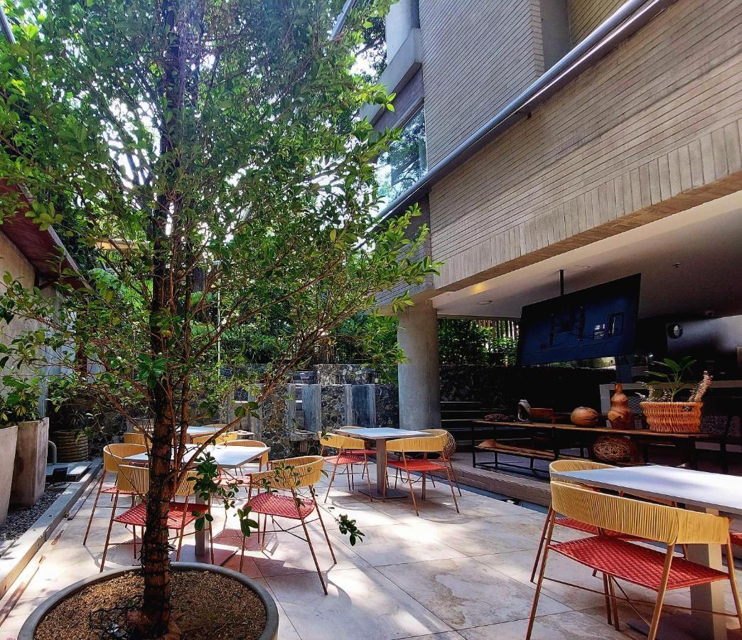V Grand Hotel, A Member Of Radisson Individuals Medellin Exterior photo