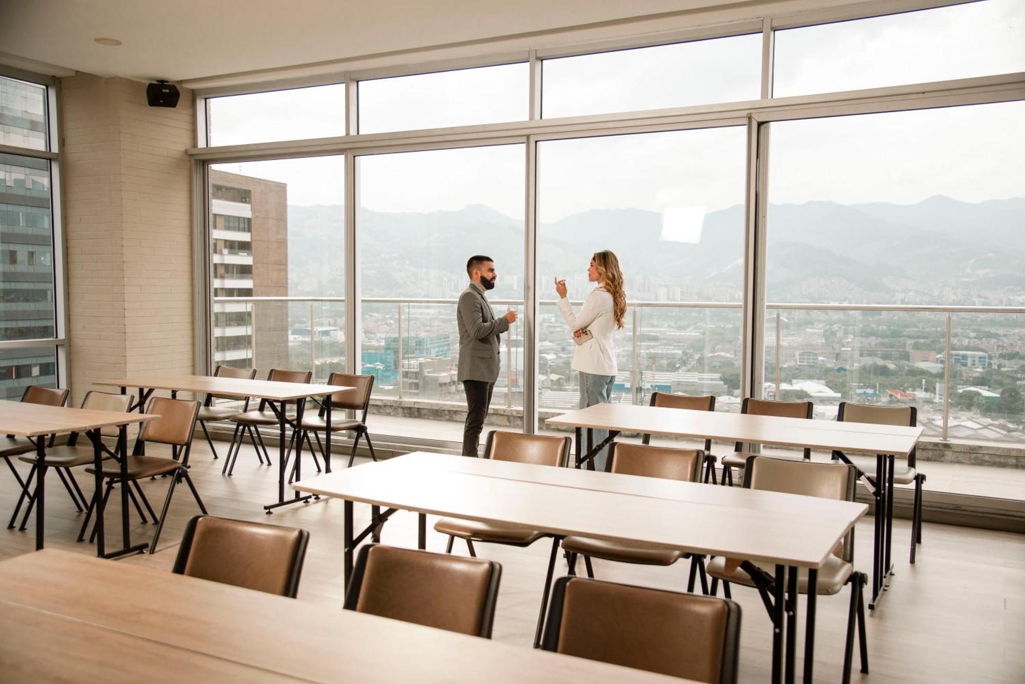 V Grand Hotel, A Member Of Radisson Individuals Medellin Exterior photo
