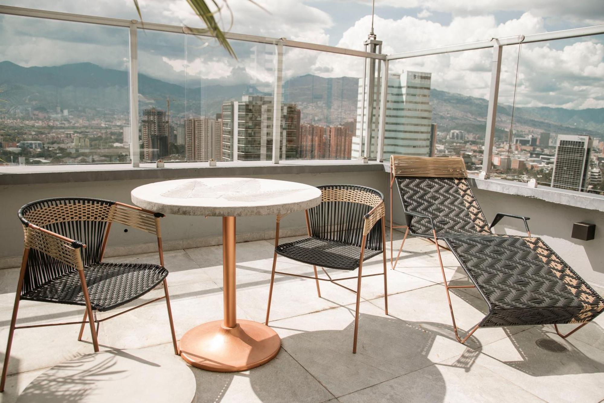 V Grand Hotel, A Member Of Radisson Individuals Medellin Exterior photo