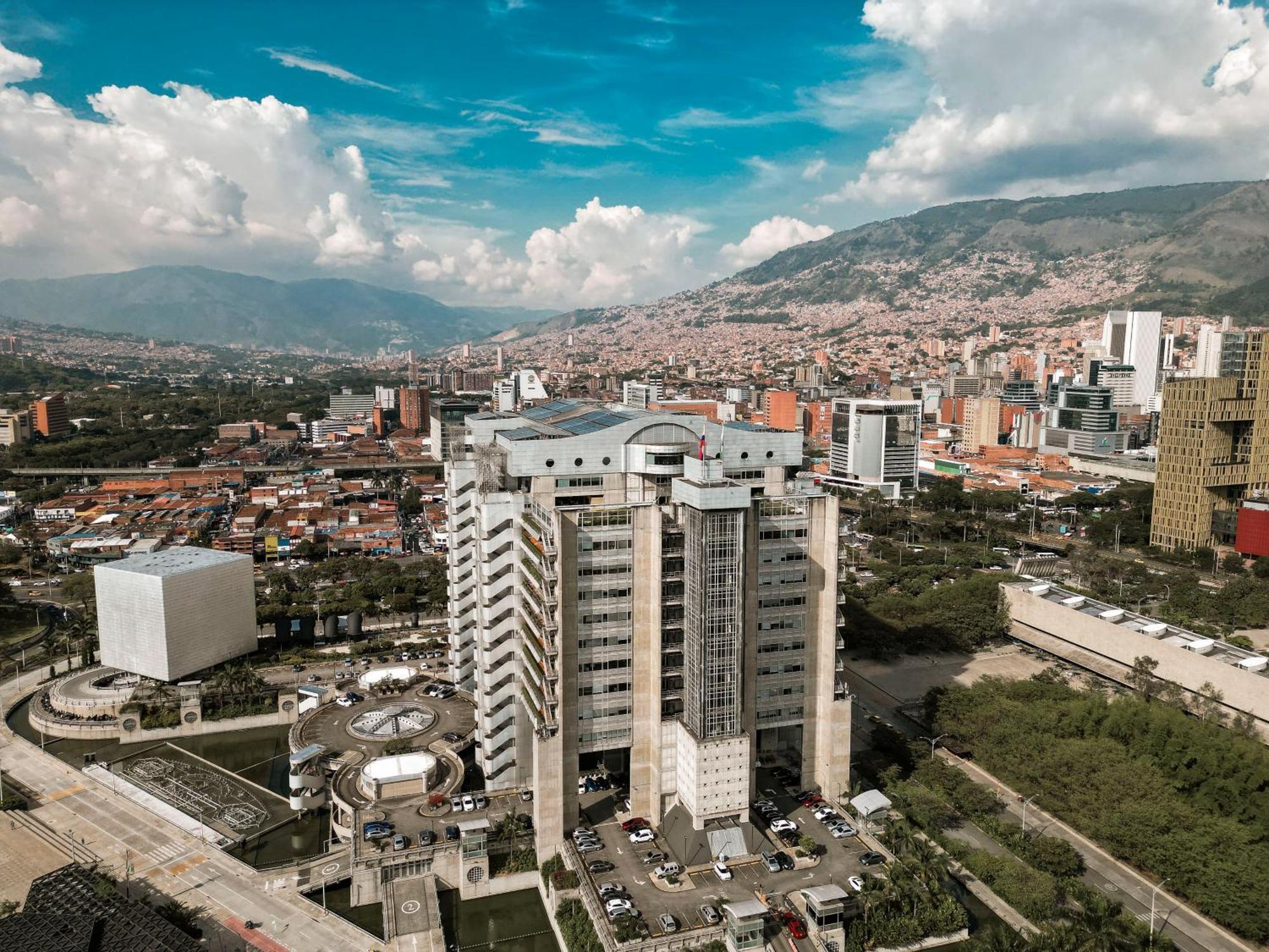 V Grand Hotel, A Member Of Radisson Individuals Medellin Exterior photo