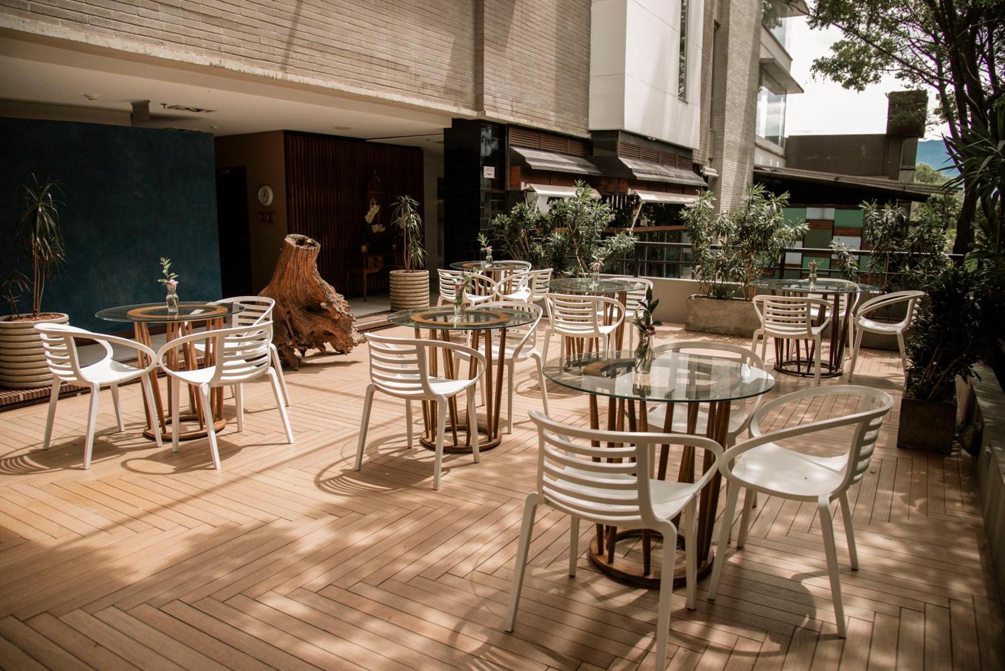 V Grand Hotel, A Member Of Radisson Individuals Medellin Exterior photo