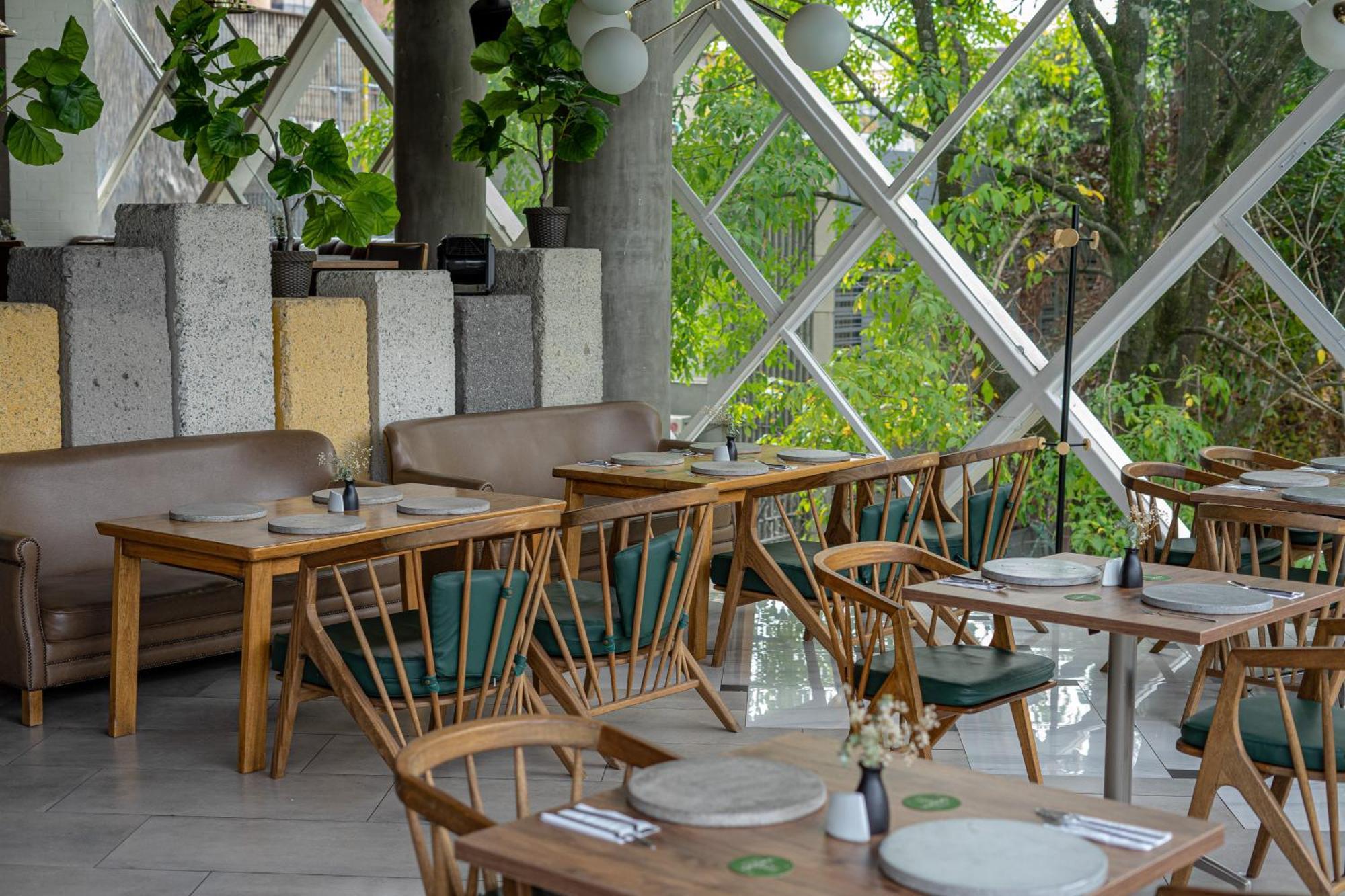 V Grand Hotel, A Member Of Radisson Individuals Medellin Exterior photo